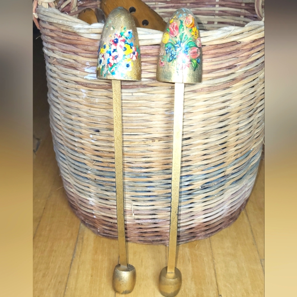 Antique shoe tree Gold with flowers